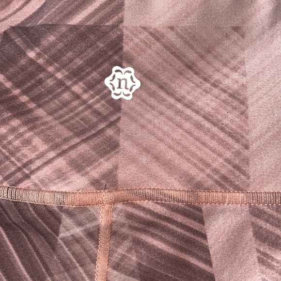 Nanette Lepore Compression 7/8 Crop Leggings - Picture 4 of 7